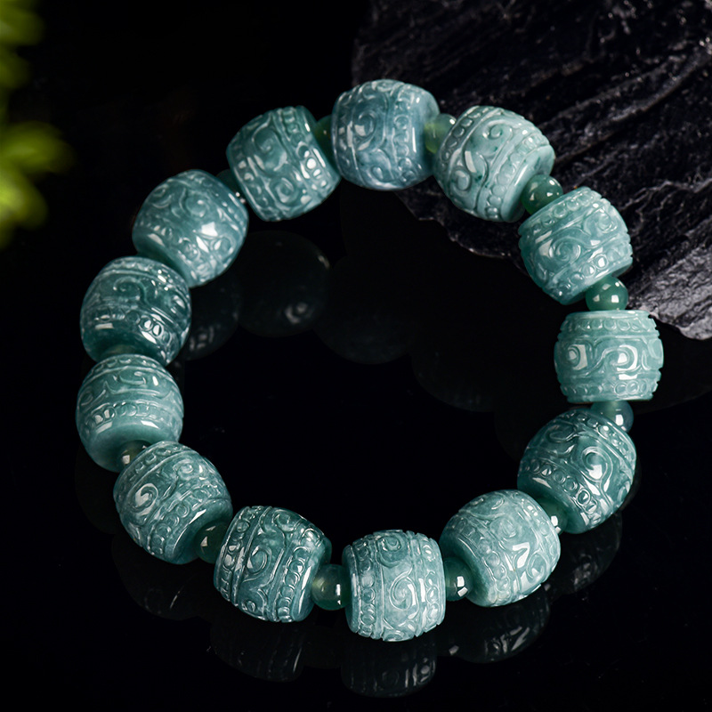 Natural Burmese Jadeite Carved - Beading recension och pris